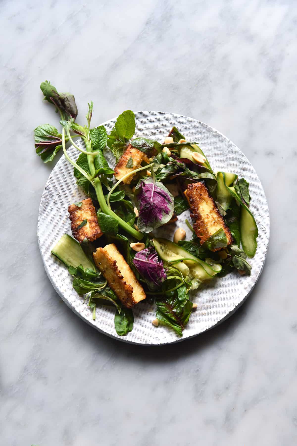 Vegan vietnamese salt and pepper tofu with kind of nuoc cham and mango. Gluten free and FODMAP friendly, with or without the mango.