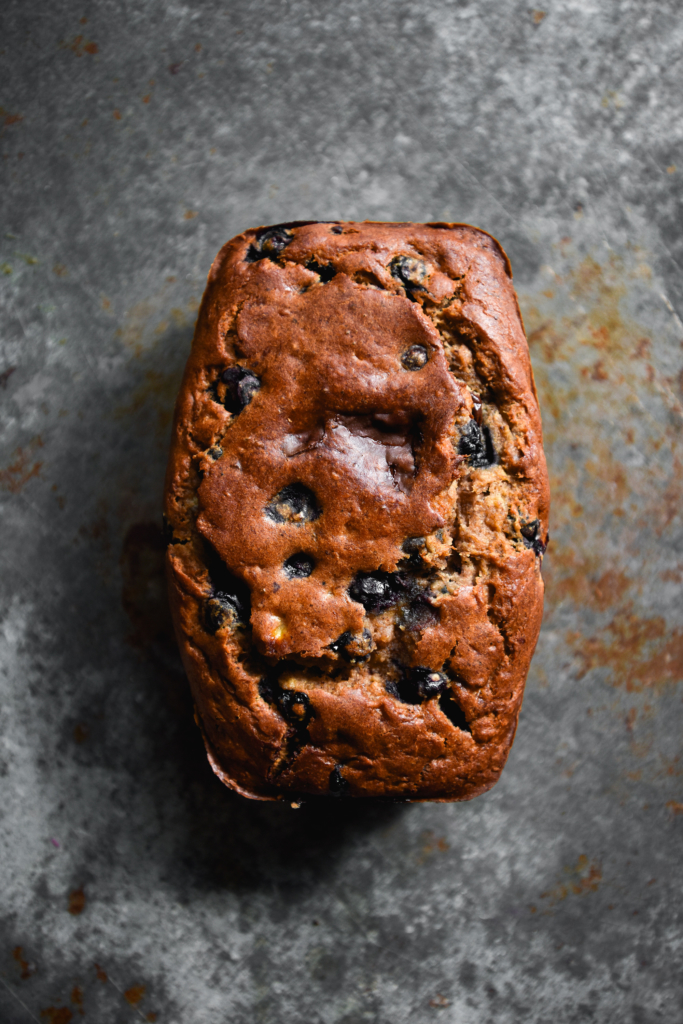 Brown butter banana bread with blueberries and dark chocolate (gluten free, refined sugar free, FODMAP friendly)