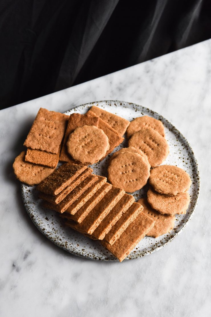 Vegan, gluten free graham crackers from www.georgeats.com