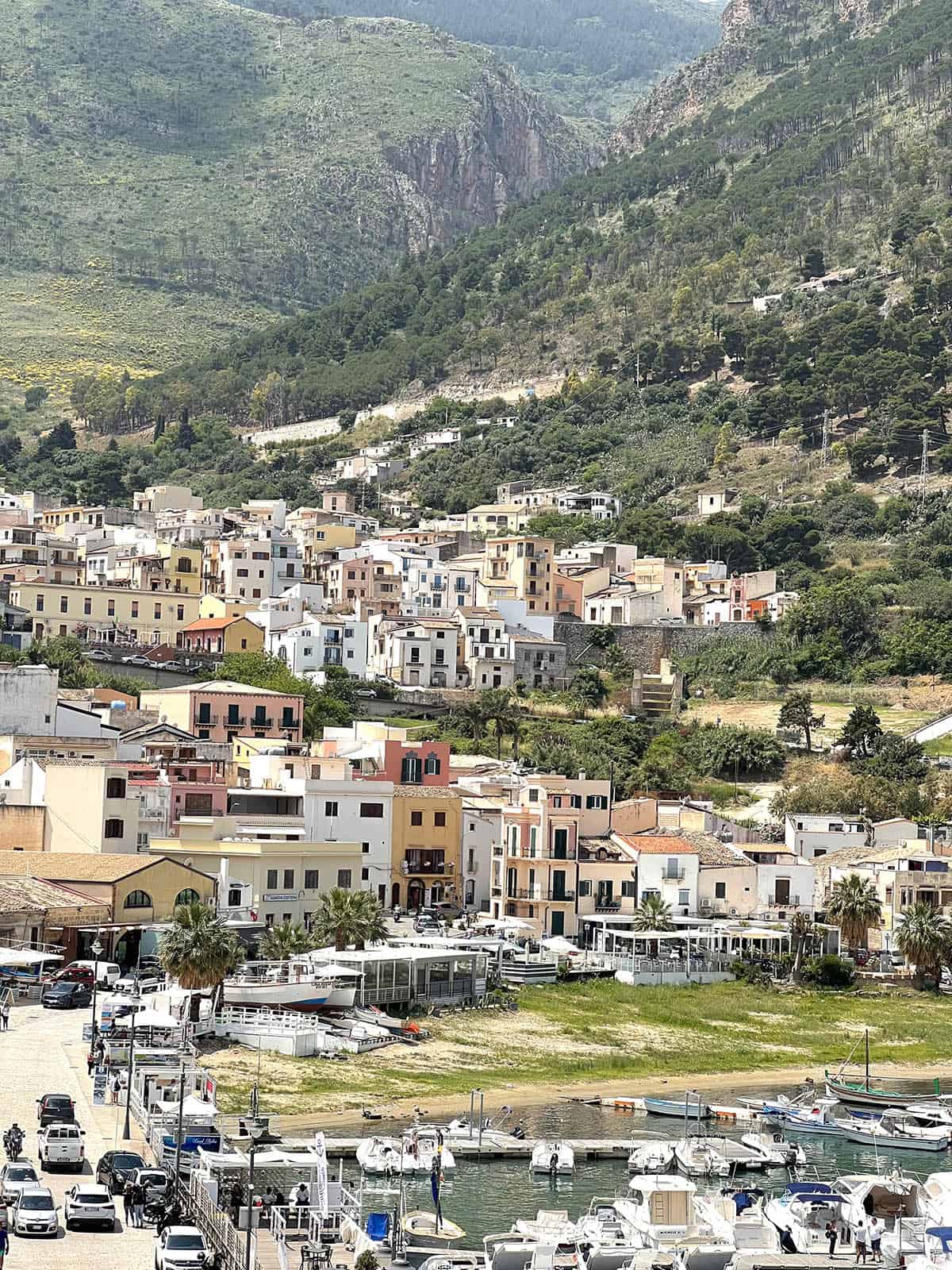 An image of the houses on the hillside of Castellamare Del Golfo in Sicily