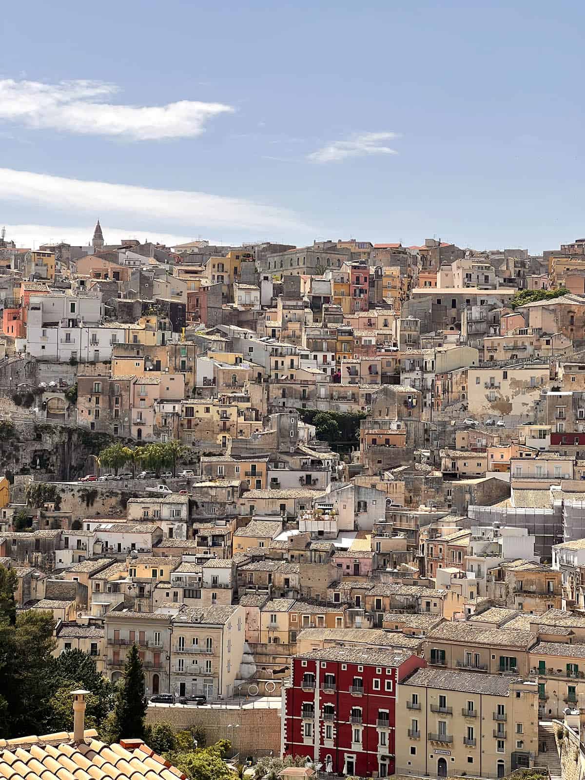 An image of the houses of Ragusa as viewed from Ragusa Ibla