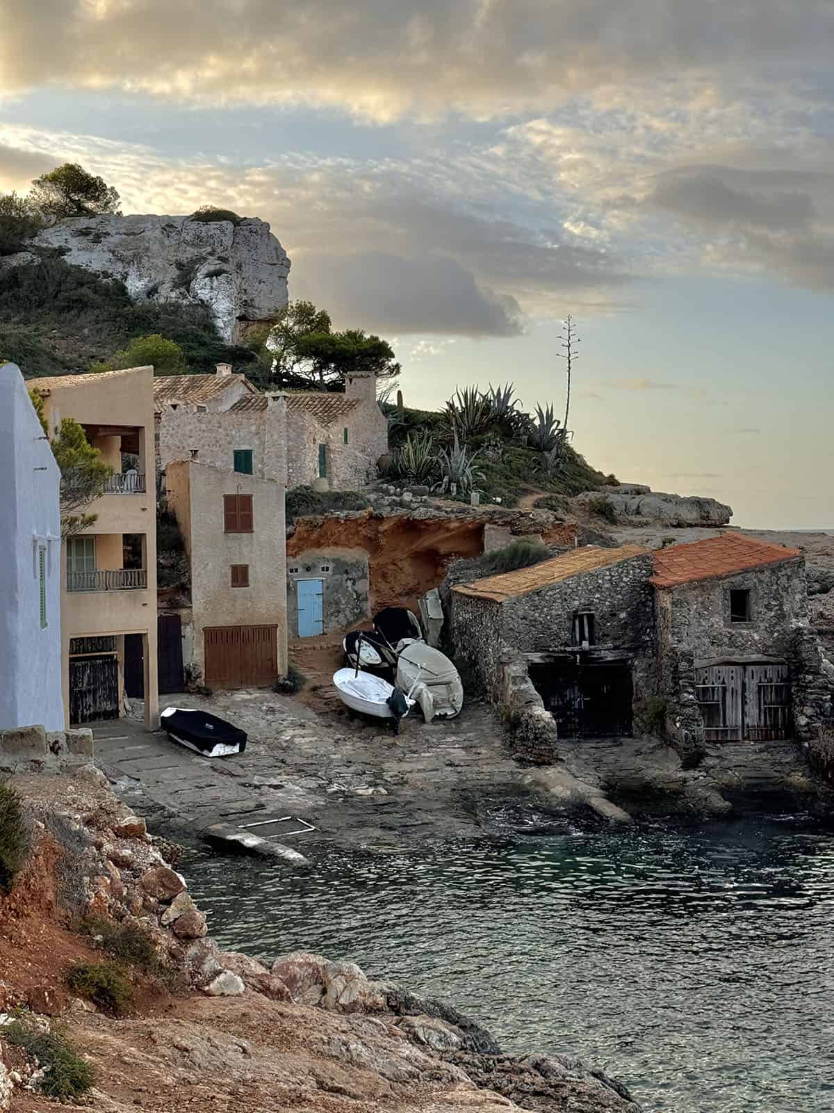 An image of the fishermen's houses at Cala S'Almunia, Mallorca