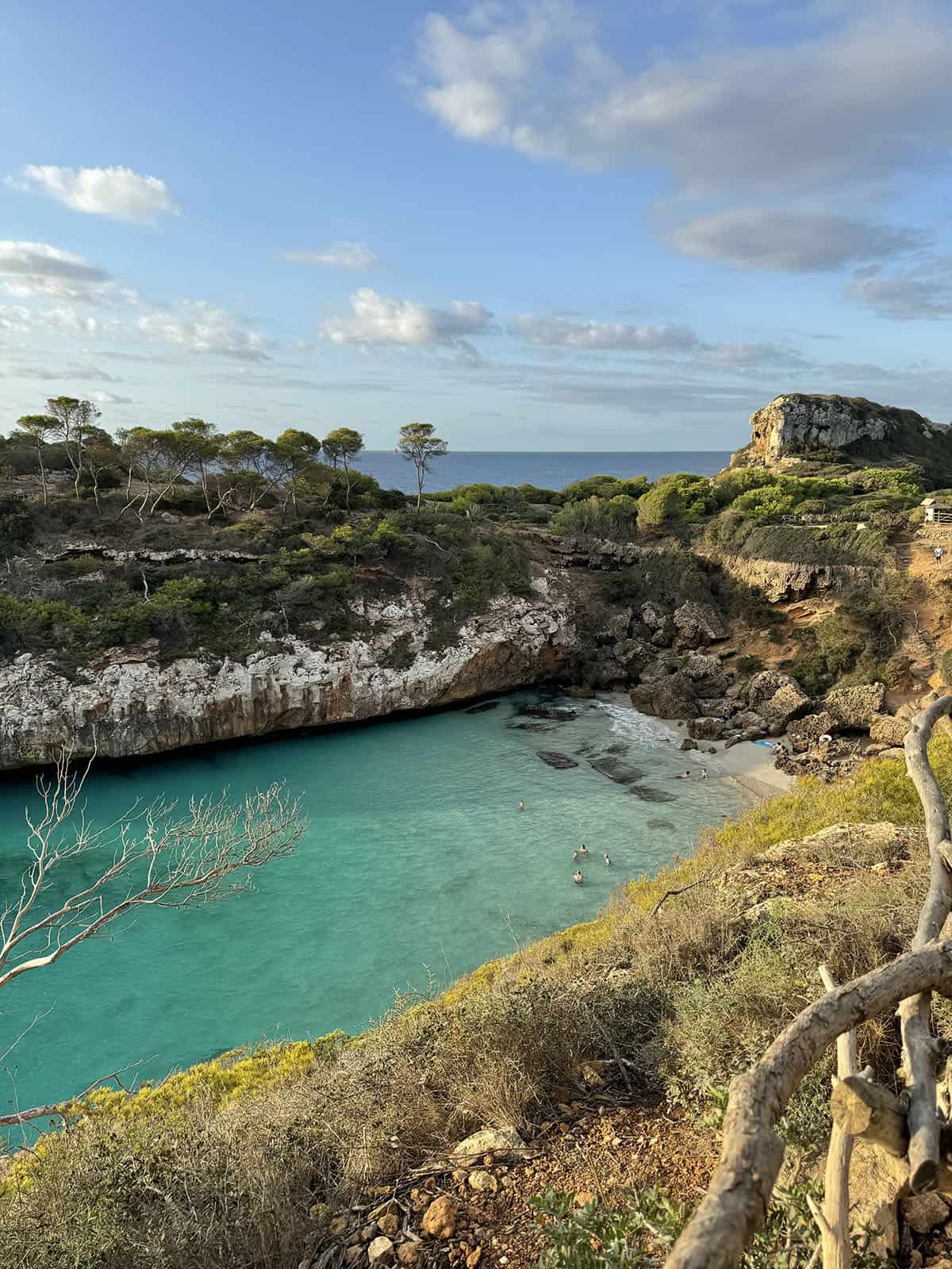 An image of Calo Des Moro, Mallorca taken from the cliff alongside the beach