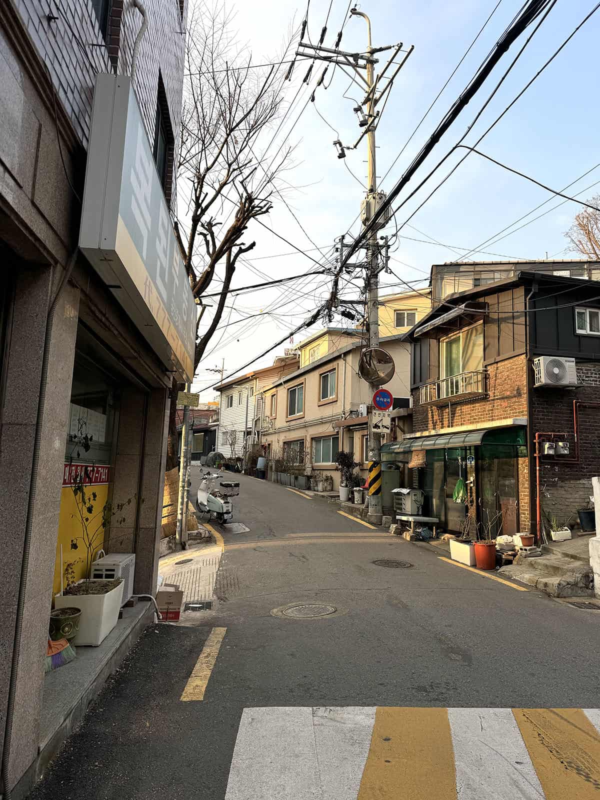 An image of the streetscape of Haebangchon, Seoul